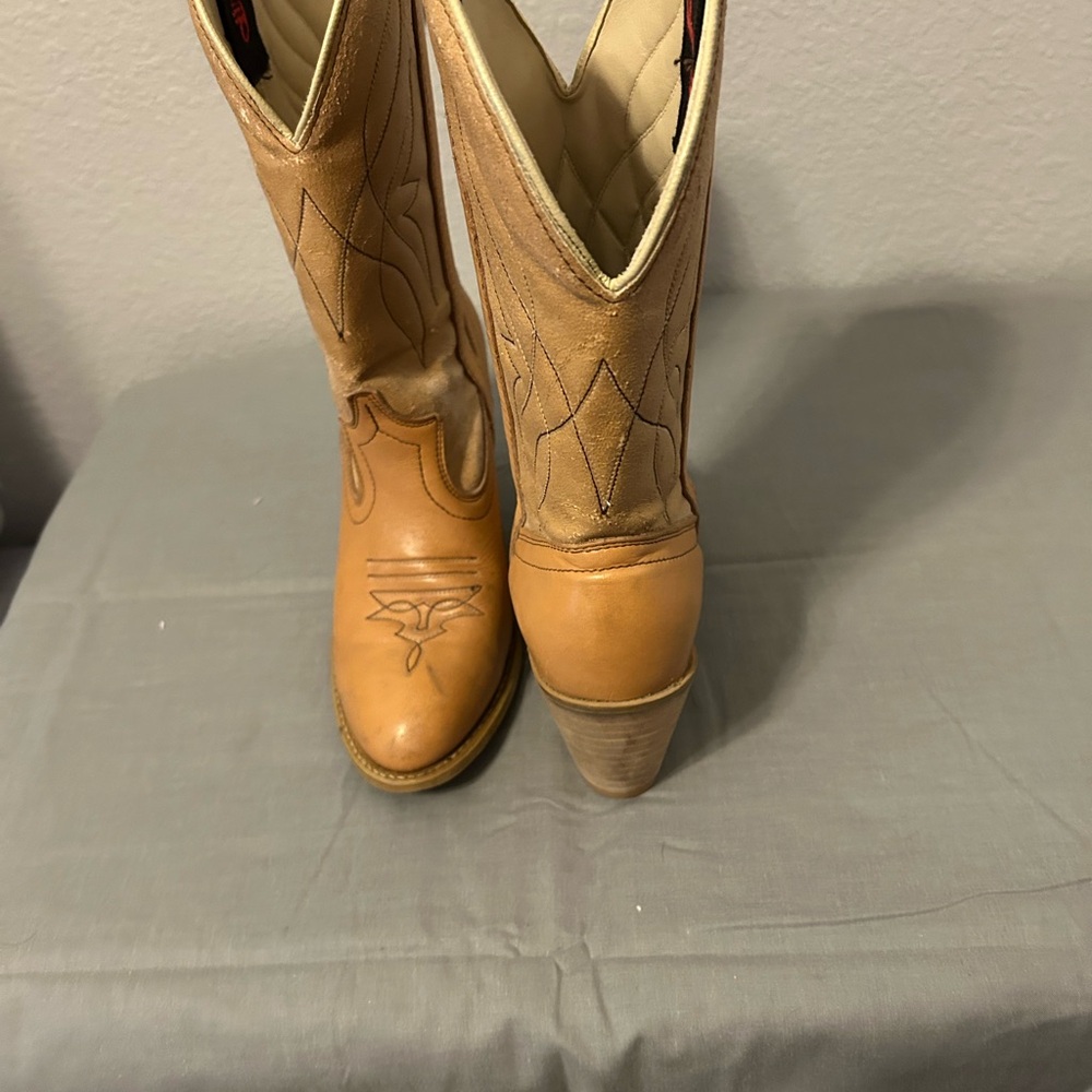 Dingo Tan Western Heeled Boots - Picture 5 of 5